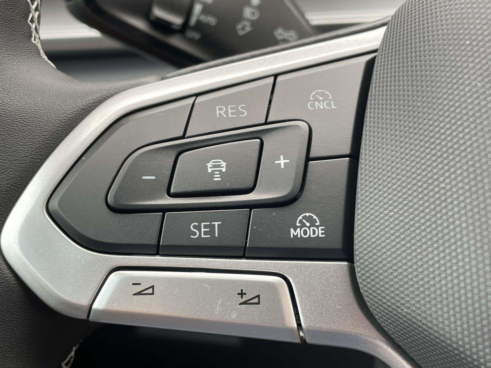 New 2026 2R2R/ Volkswagen SE image 31