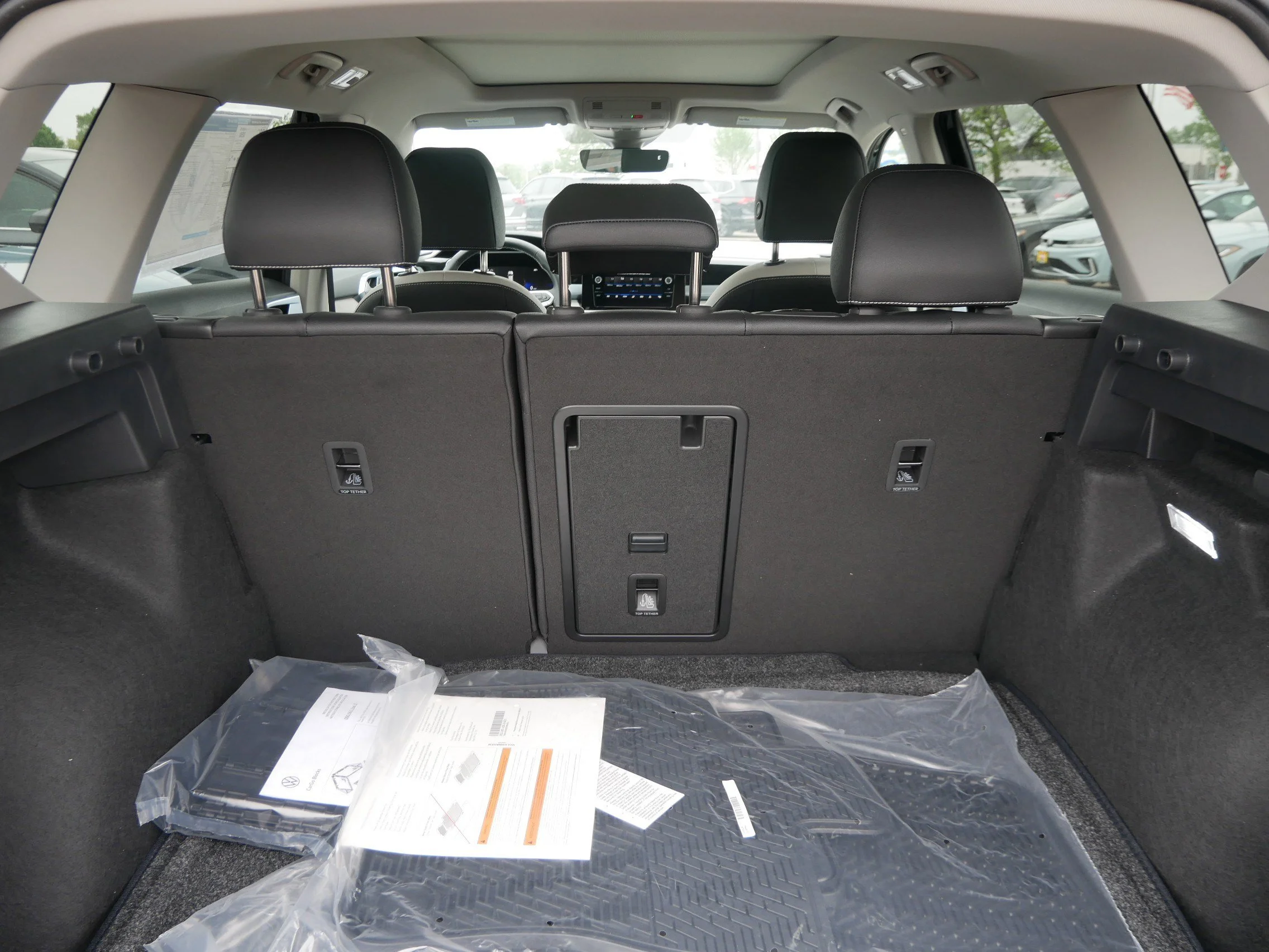 New 2026 Deep Black Pearl Volkswagen SE image 6