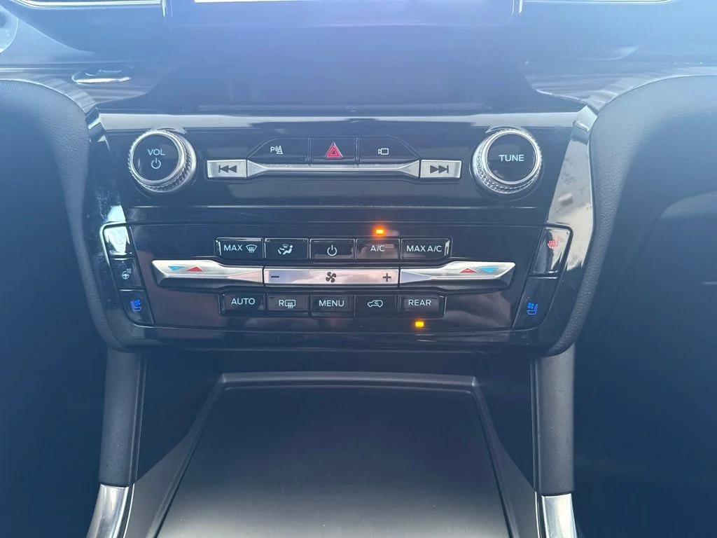 Used 2022 Gray Metallic Ford Limited image 15