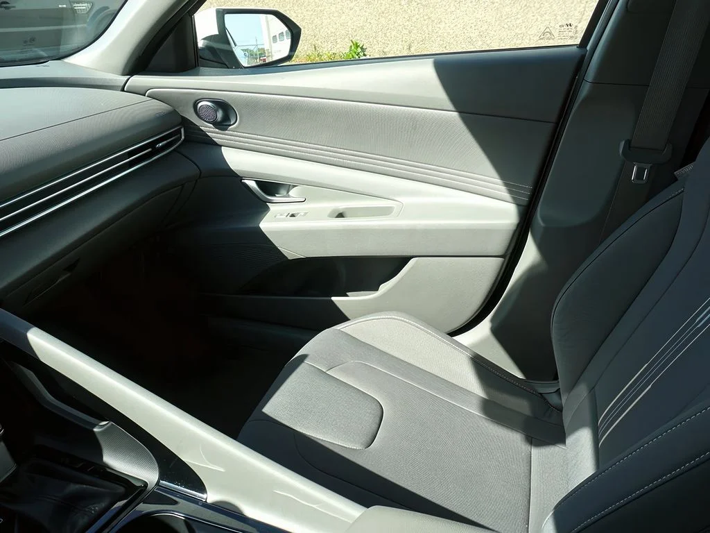 2025 Hyundai Elantra SEL - Photo 32