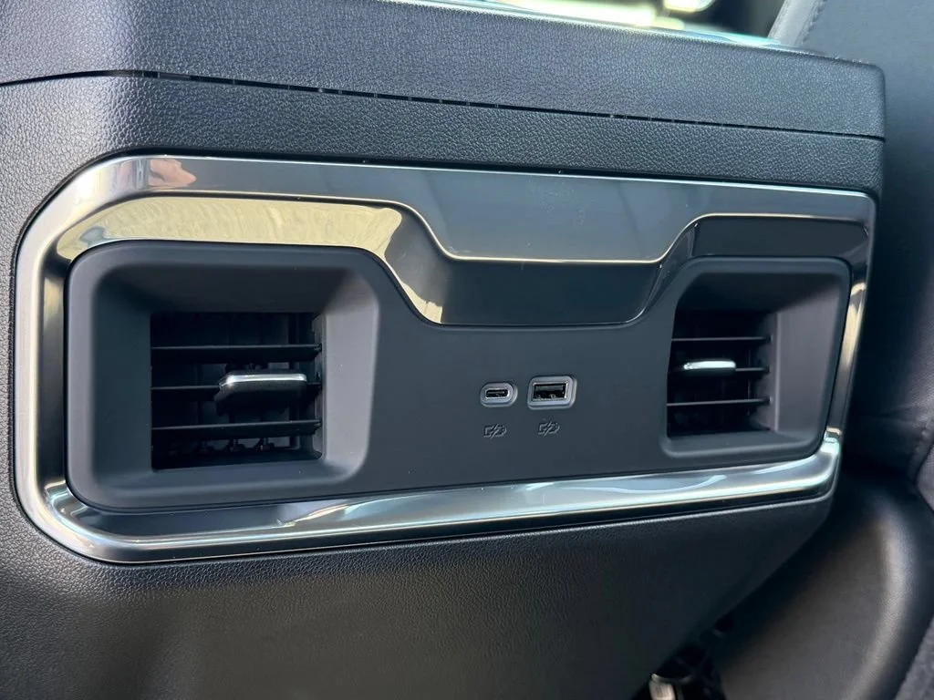 New 2026 Sterling Metallic GMC Elevation image 20