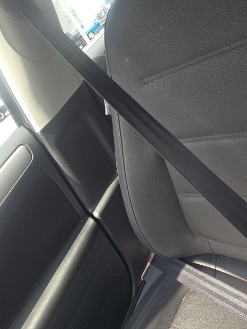 Used 2012  Volkswagen SEL image 16