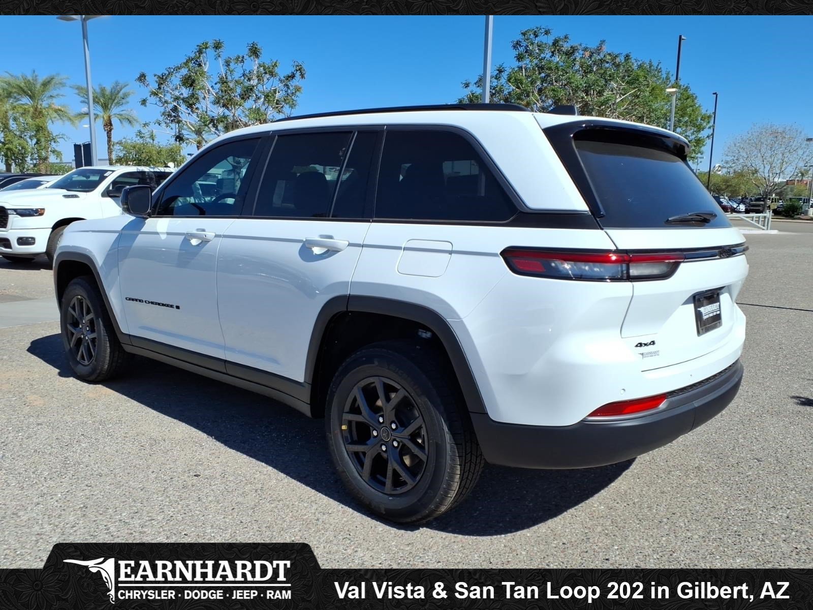New 2027 Bright White Clear-Coat Paint Jeep Laredo Altitude image 4