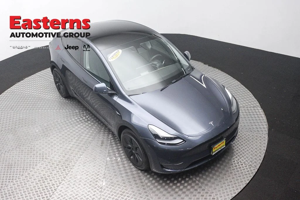 Used 2022 Gray Tesla Long Range image 3