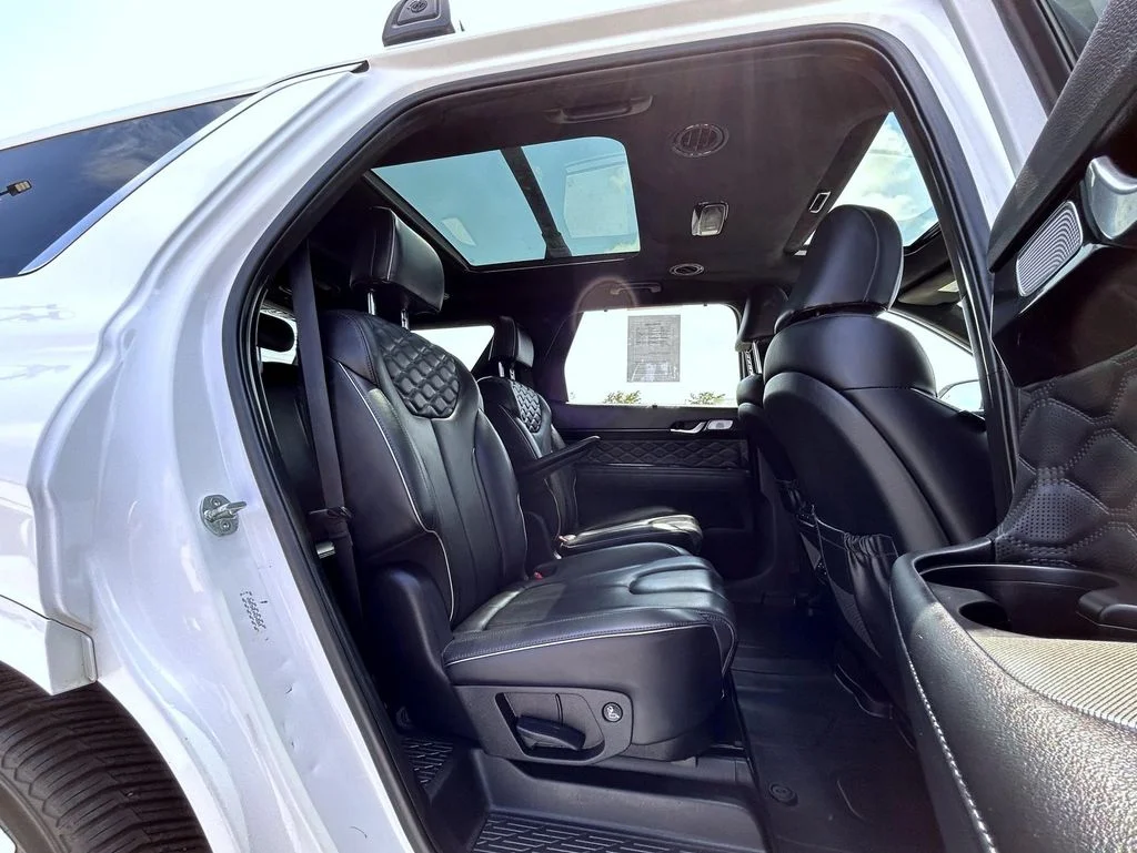 Used 2021 White Hyundai Calligraphy image 19