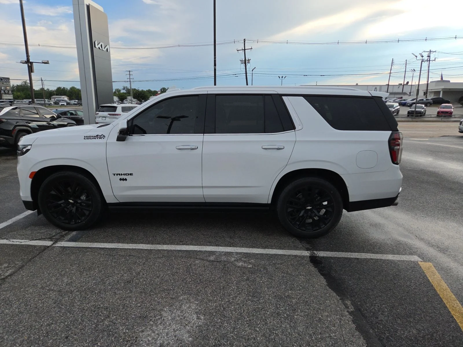 Used 2023 White Chevrolet High Country image 7