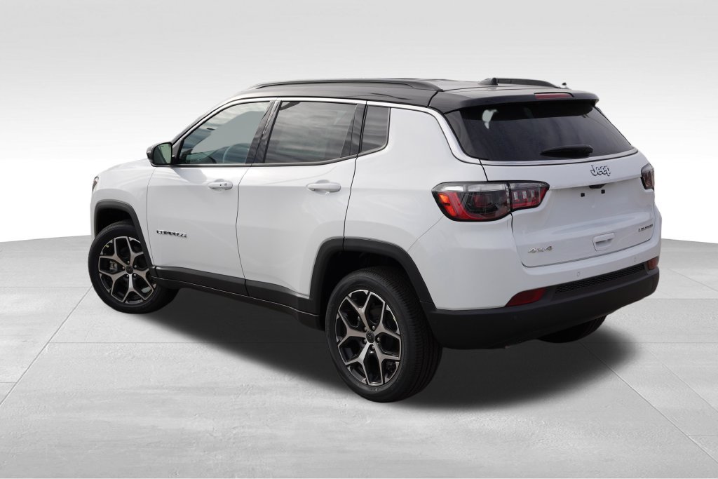 New 2026 Bright White Clear-Coat Exterior Paint Jeep Limited image 5
