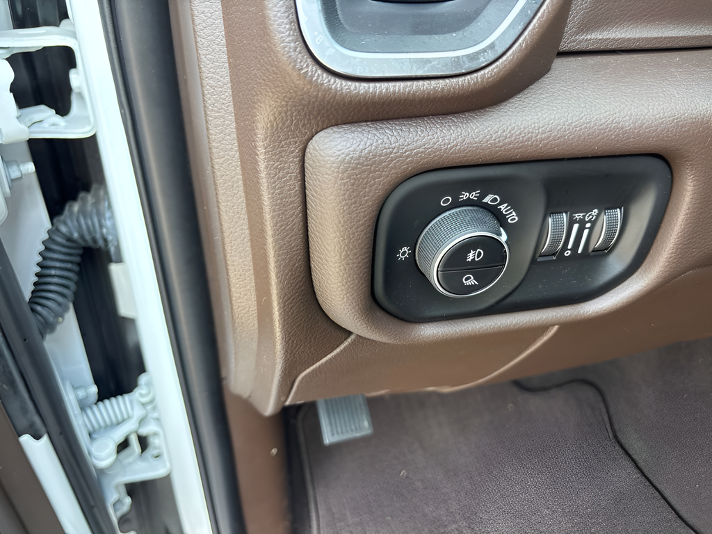 Used 2025 White Ram Laramie image 27