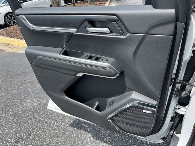 Used 2024 Summit White GMC AWD Elevation image 13