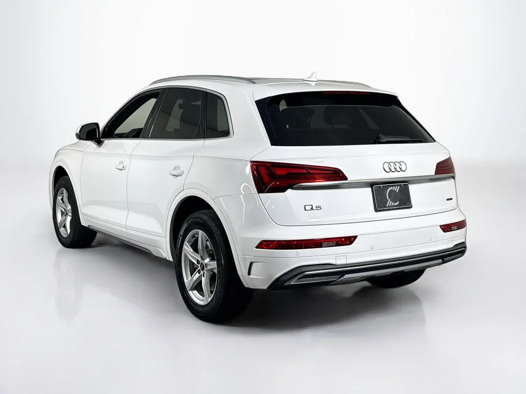 Used 2023 Ibis White Audi 40 Premium image 3