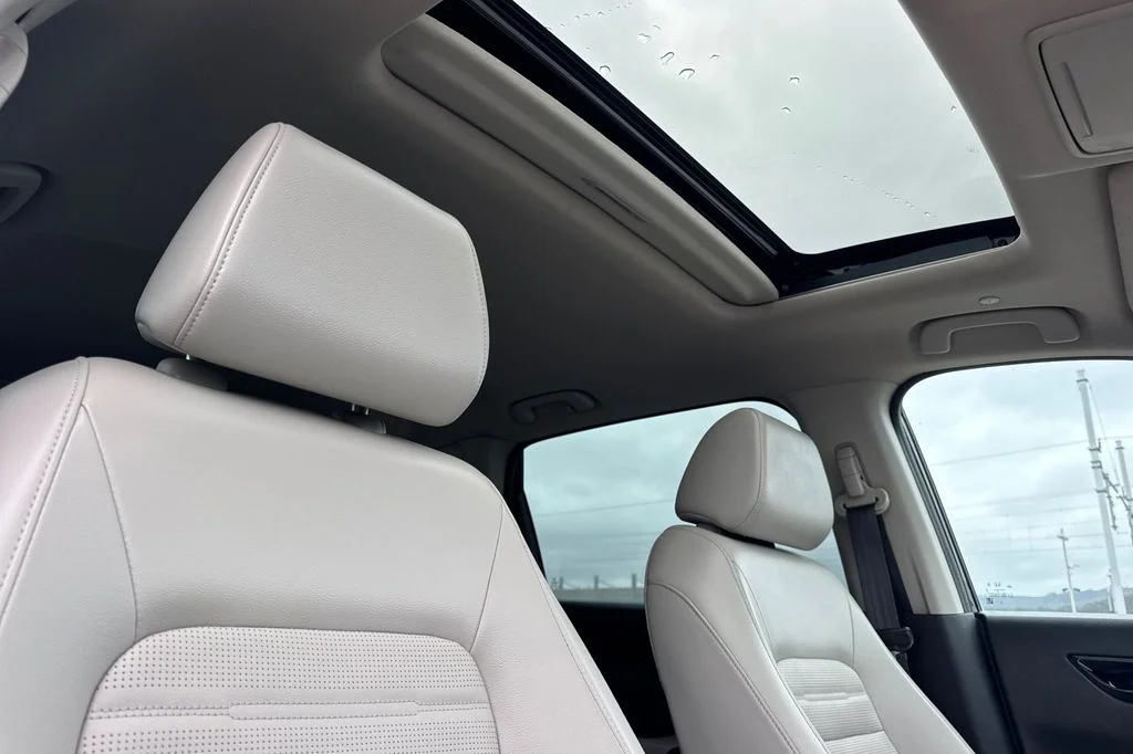 Used 2024  Honda EX-L image 21