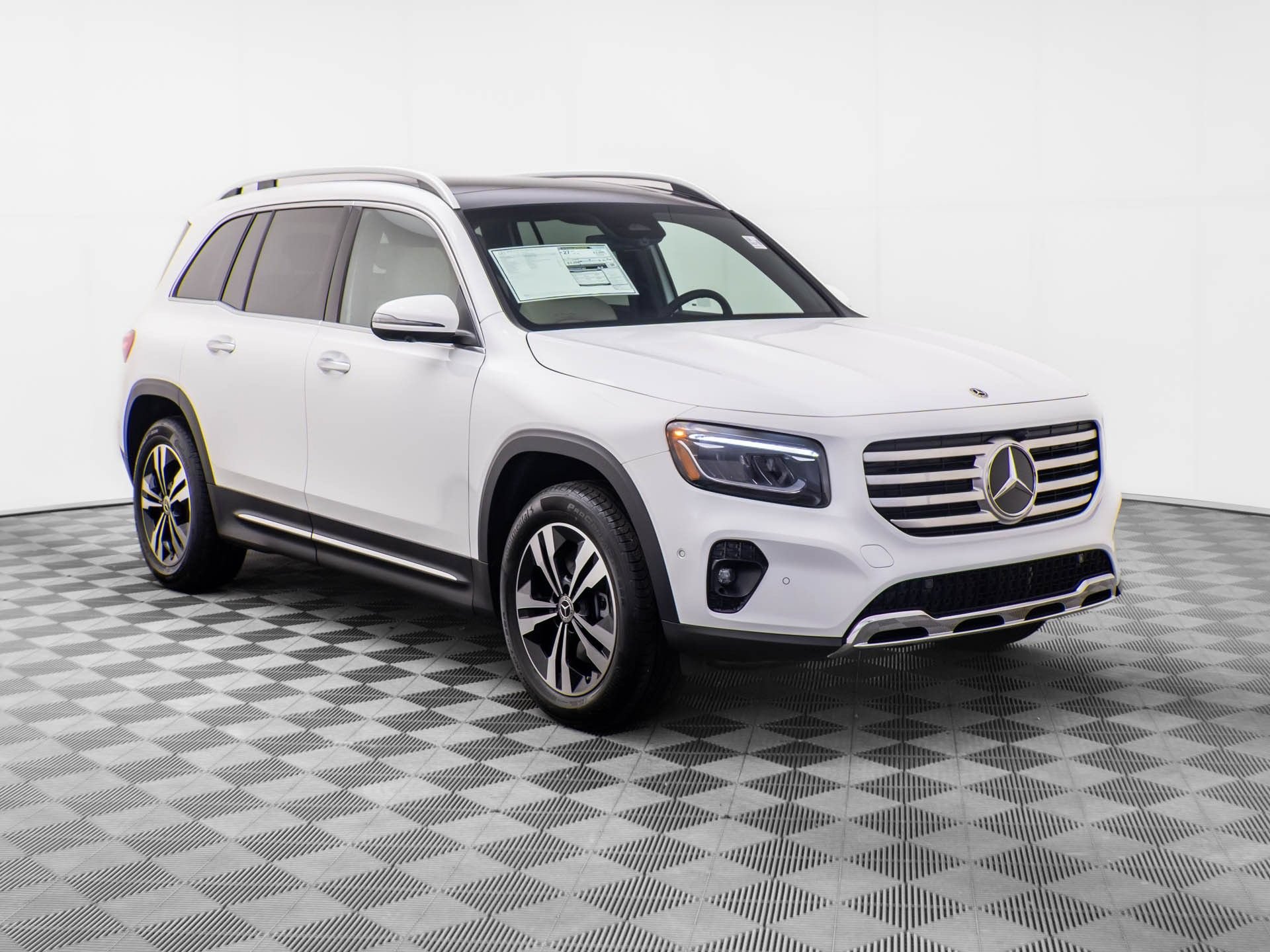 New 2026 Polar White Mercedes-Benz GLB 250 image 51
