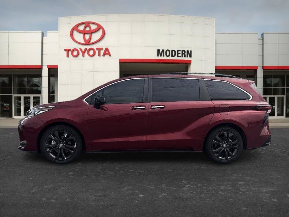 Used 2022 Ruby Flare Pearl Toyota XSE image 2