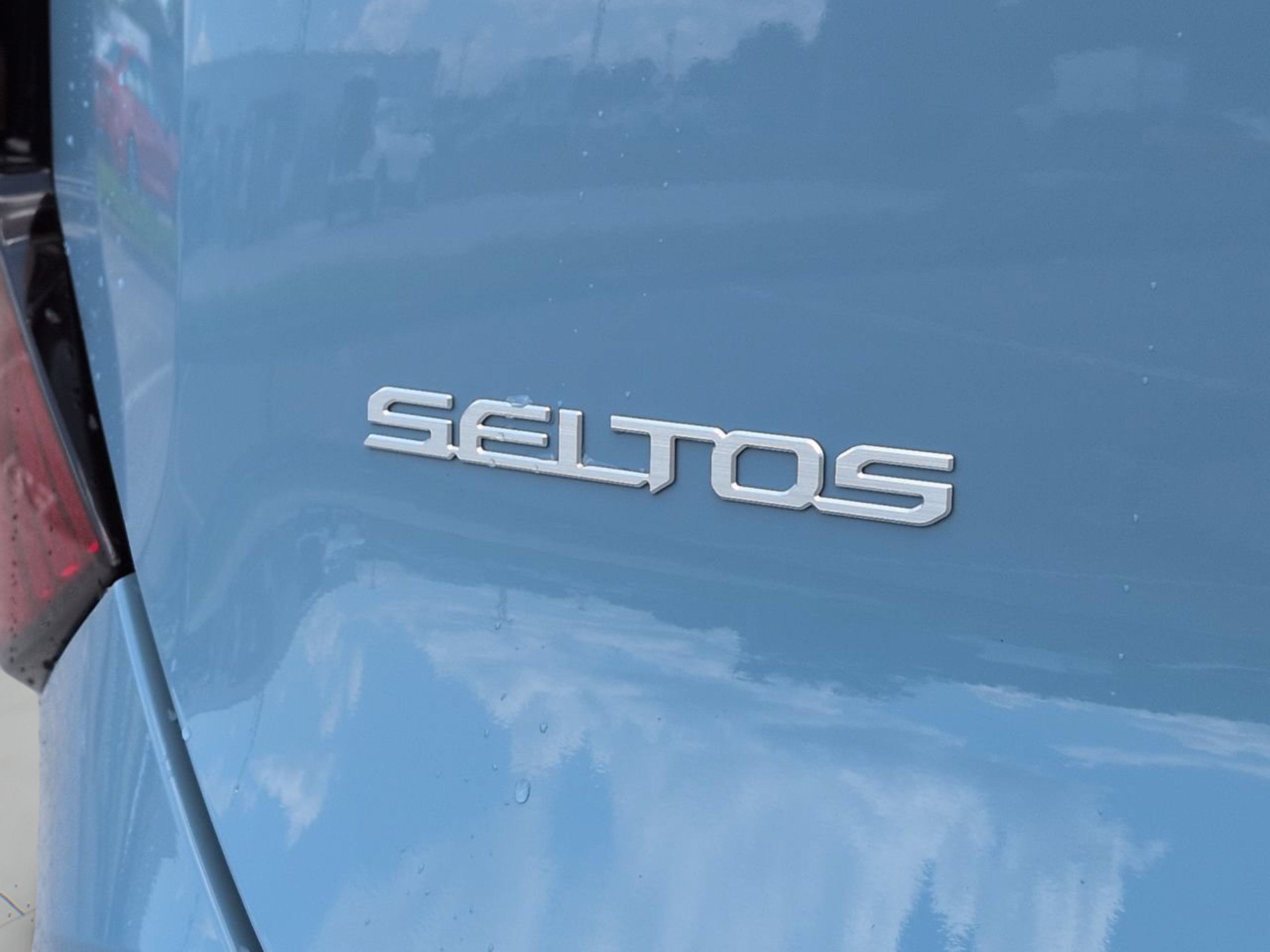 New 2027 Frost Blue Kia S image 15