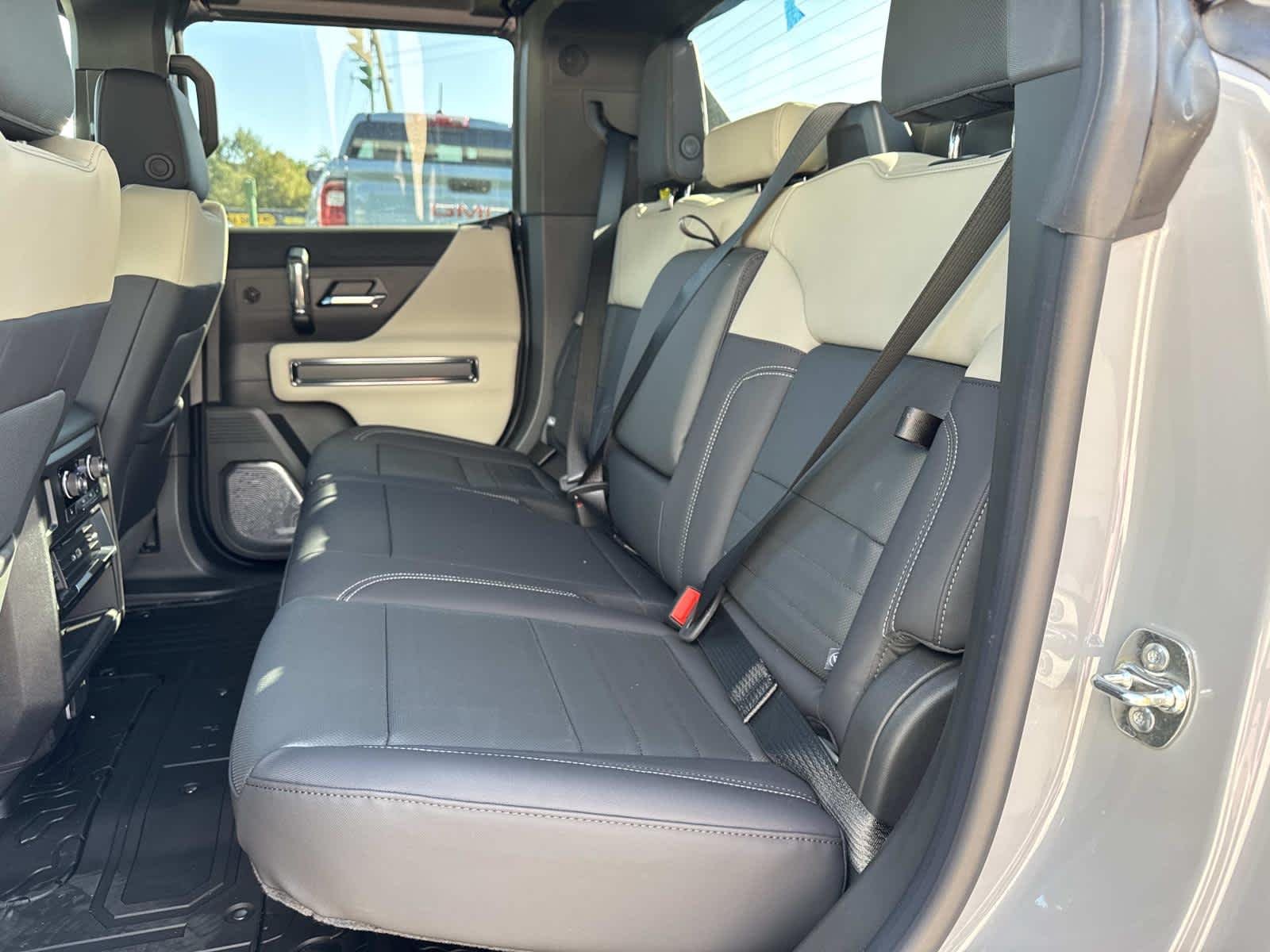 2026 GMC HUMMER EV 2X - Photo 8