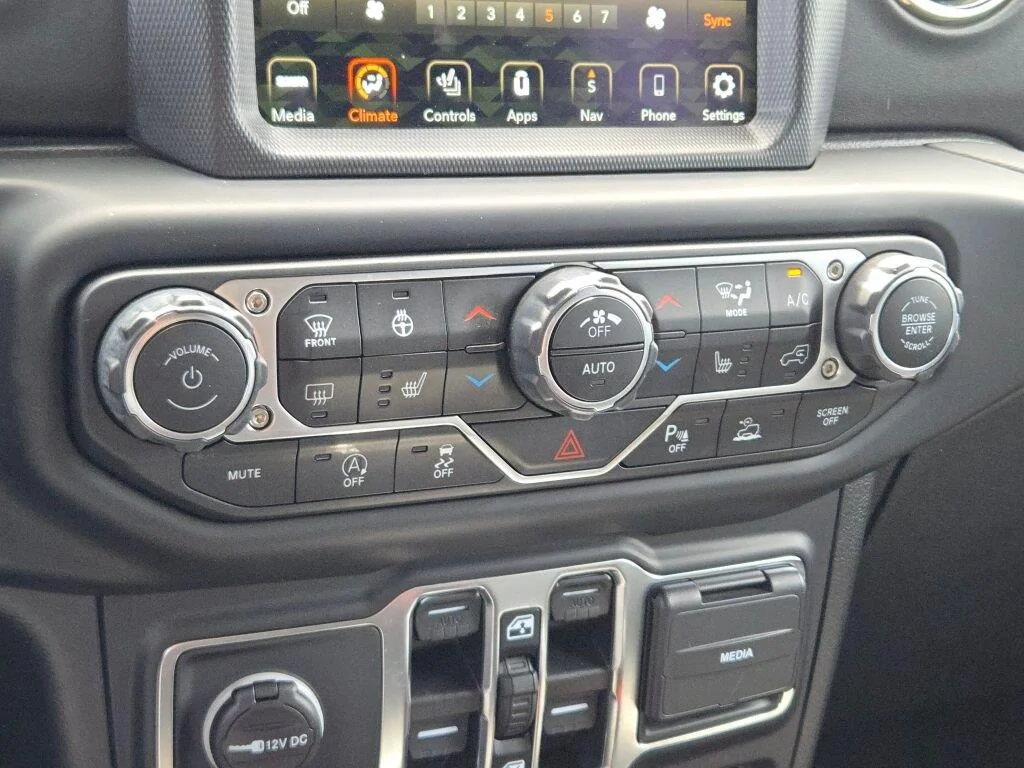 Used 2021  Jeep Unlimited Sahara High Altitude image 29