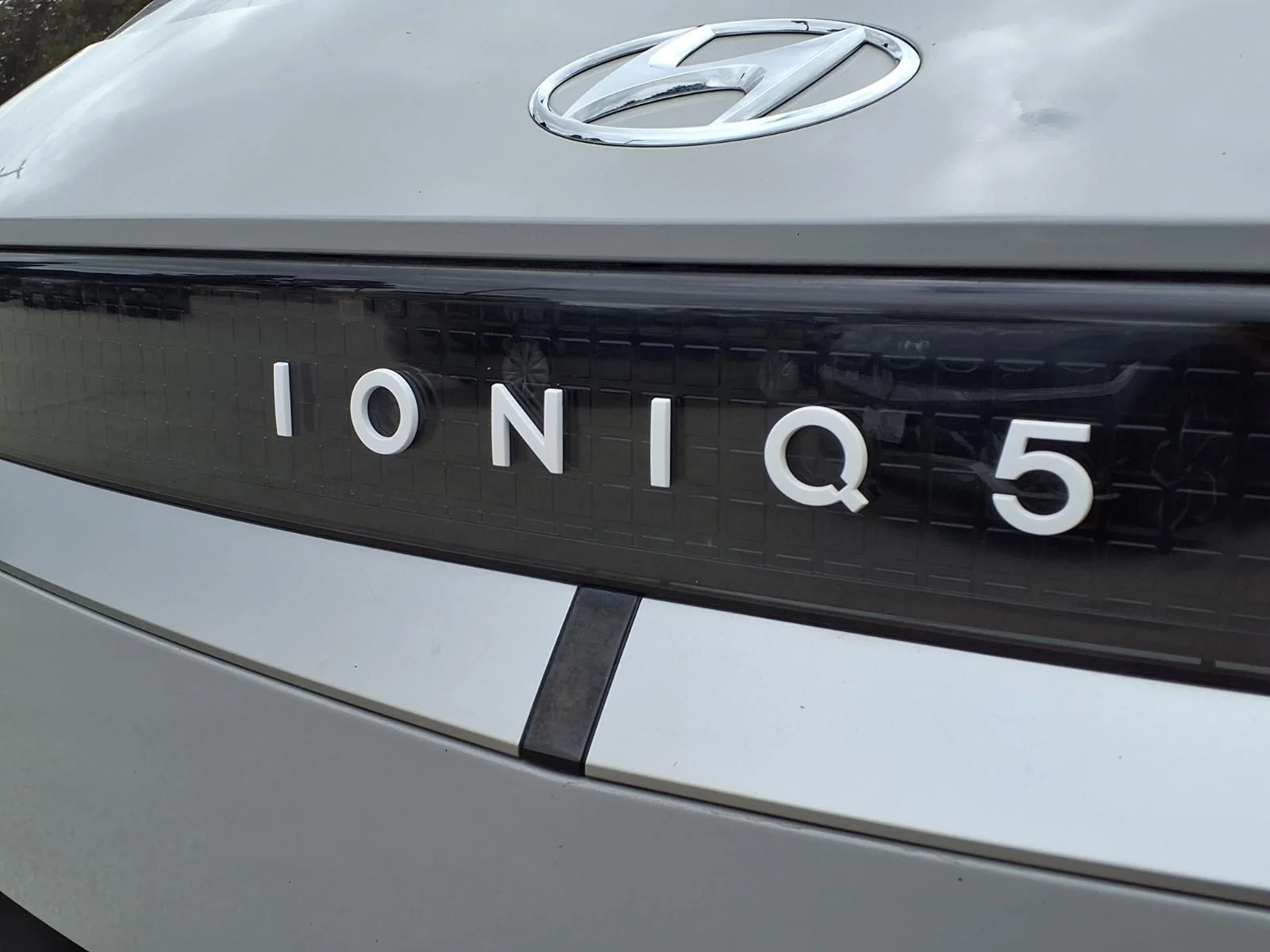 Used 2024 Gray Hyundai SE Standard Range image 6
