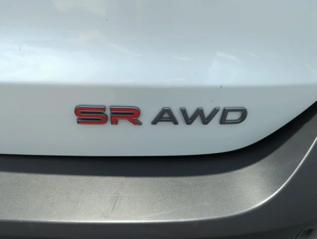 Used 2025 White Nissan SR image 21