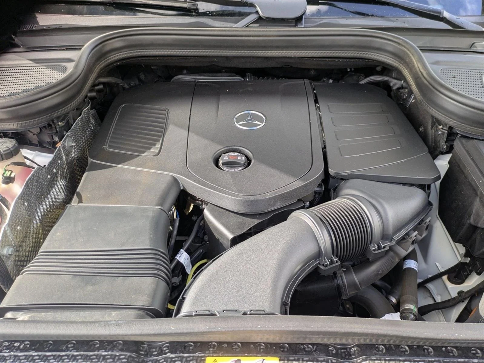 Used 2025 Polar White Mercedes-Benz GLE 350 image 22