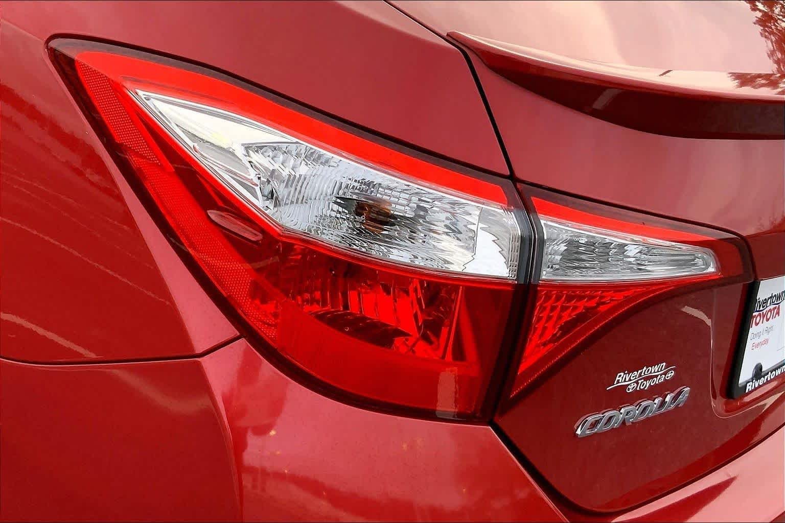Used 2016 Barcelona Red Metallic Toyota S Plus image 28