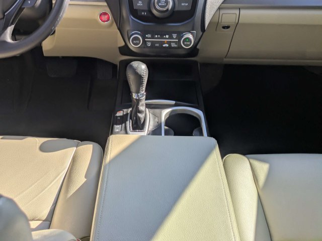Used 2018 White Diamond Pearl Acura RDX image 19