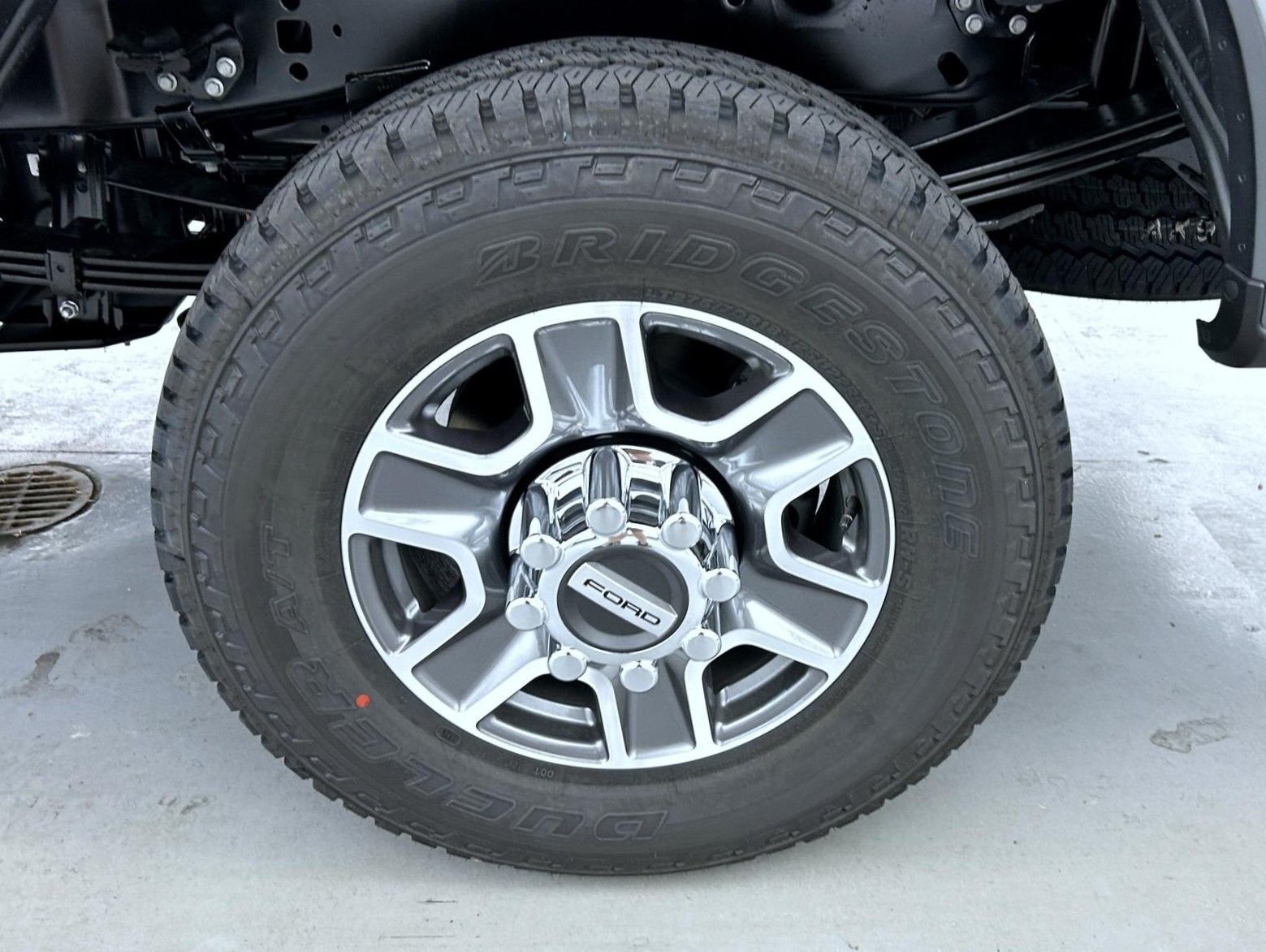 New 2026 Carbonized Gray Metallic Ford Lariat image 23
