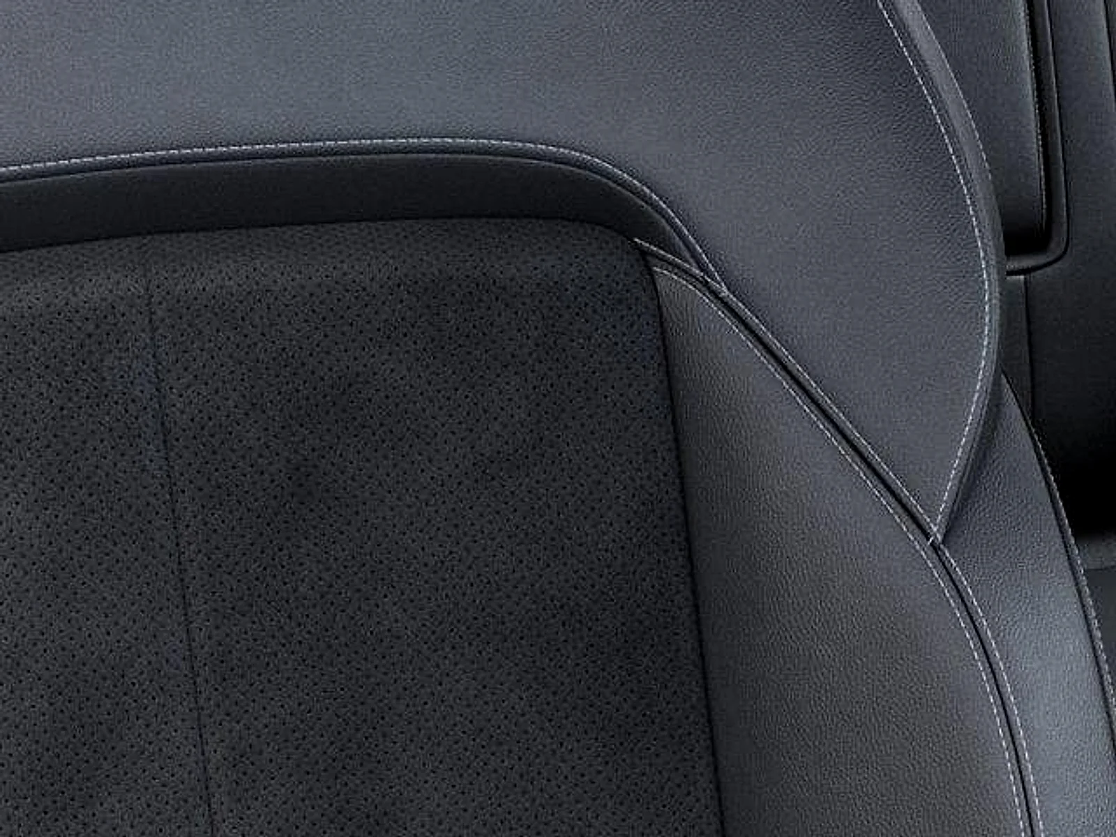 New 2026 Diamond Black Crystal Pearl-Coat Exterior Paint Jeep Altitude 4x4 image 20