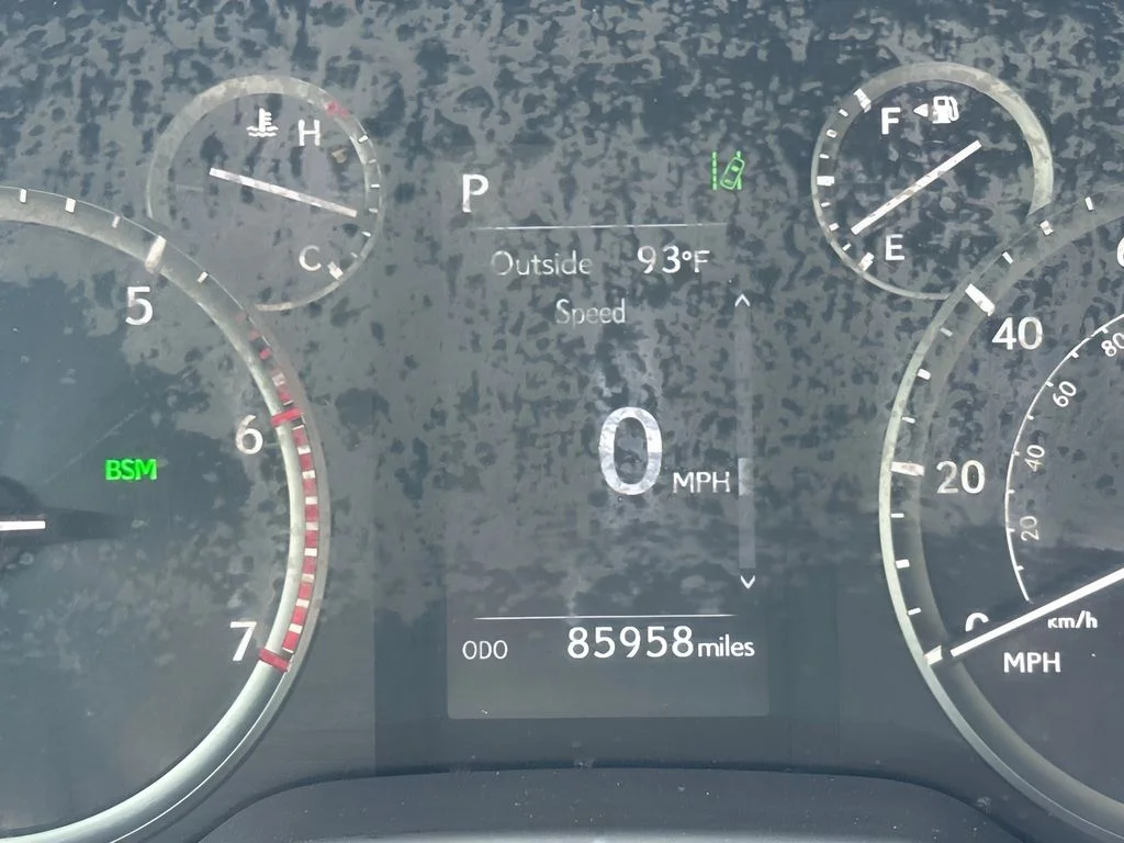 Used 2021 White Lexus 460 image 19
