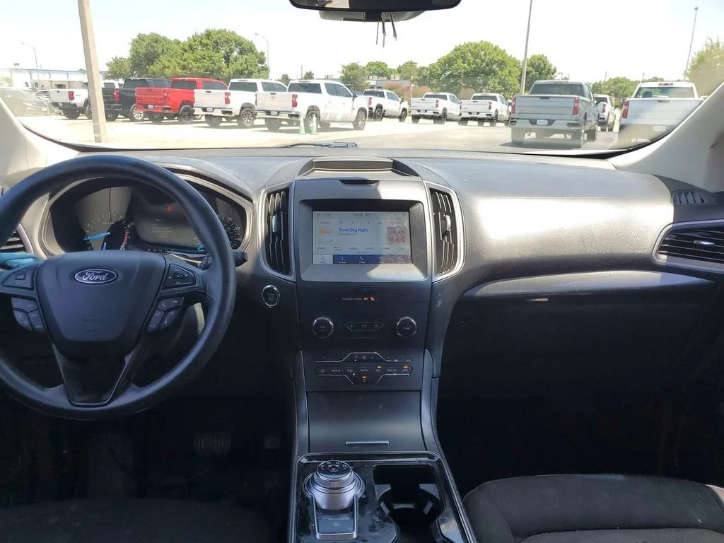 Used 2020 White Ford SE image 10