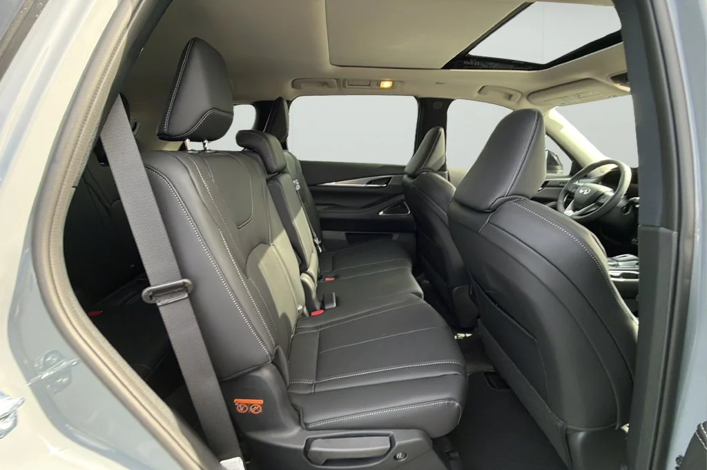 New 2027 HARBOR GRAY INFINITI Luxe FWD image 12