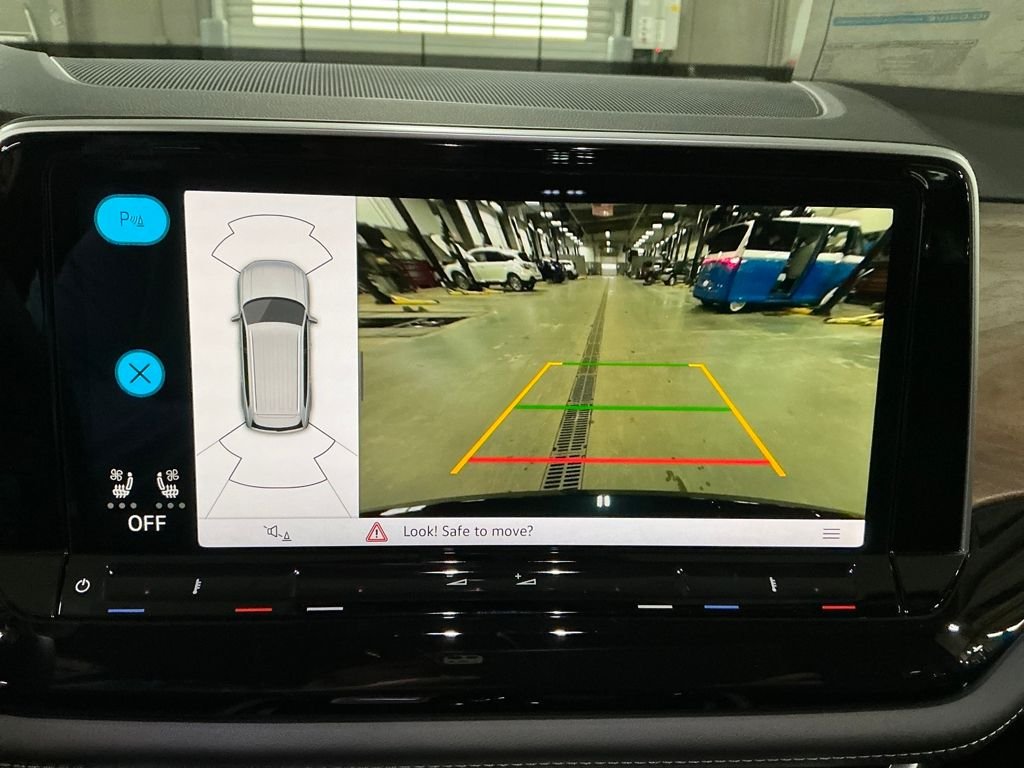 New 2026 Black Volkswagen 2.0T SE w/Technology image 15