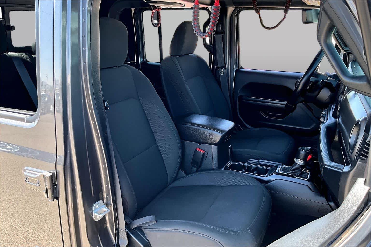 Pre-Owned 2021 Jeep Gladiator Willys