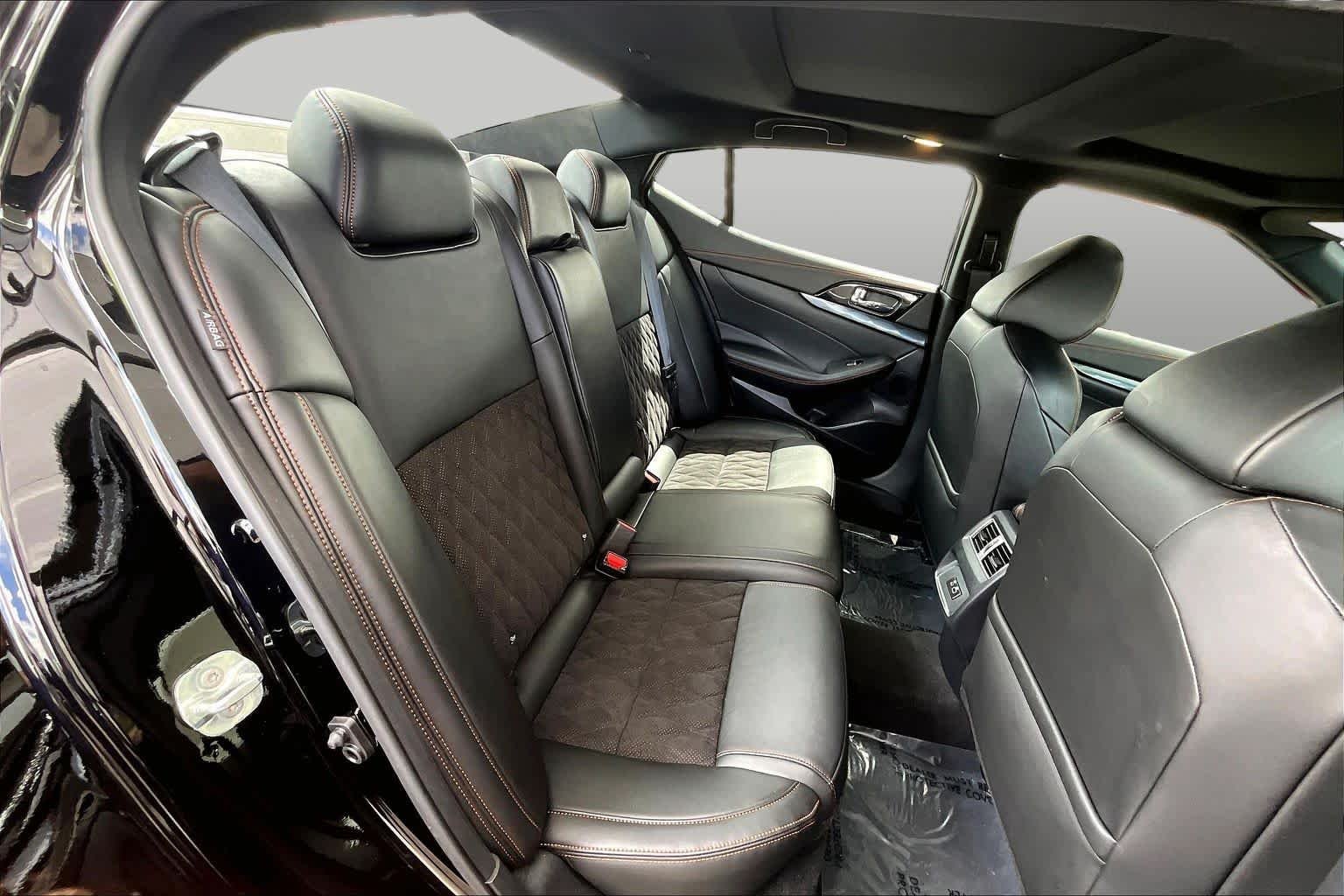 Used 2023 Super Black Nissan SR image 21
