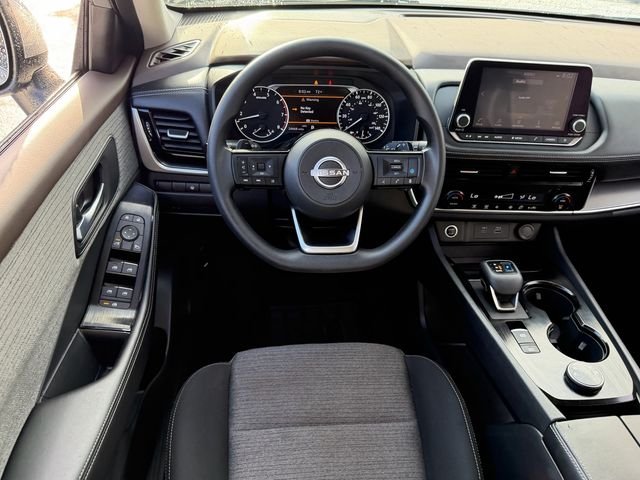 Used 2022 Silver Nissan SV image 13