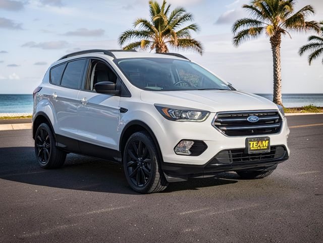 Used 2019 White Ford SE image 4