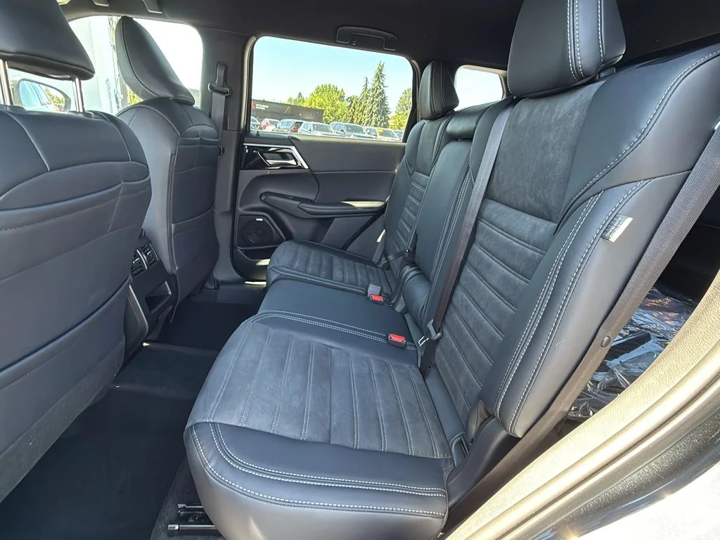 New 2026 Graphite Gray Mitsubishi LE 1.5T S-AWC image 27