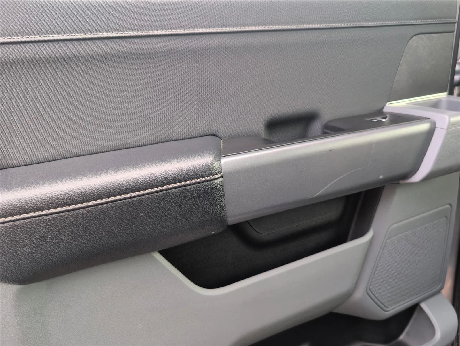 Used 2024 Iconic Silver Ford XLT image 30