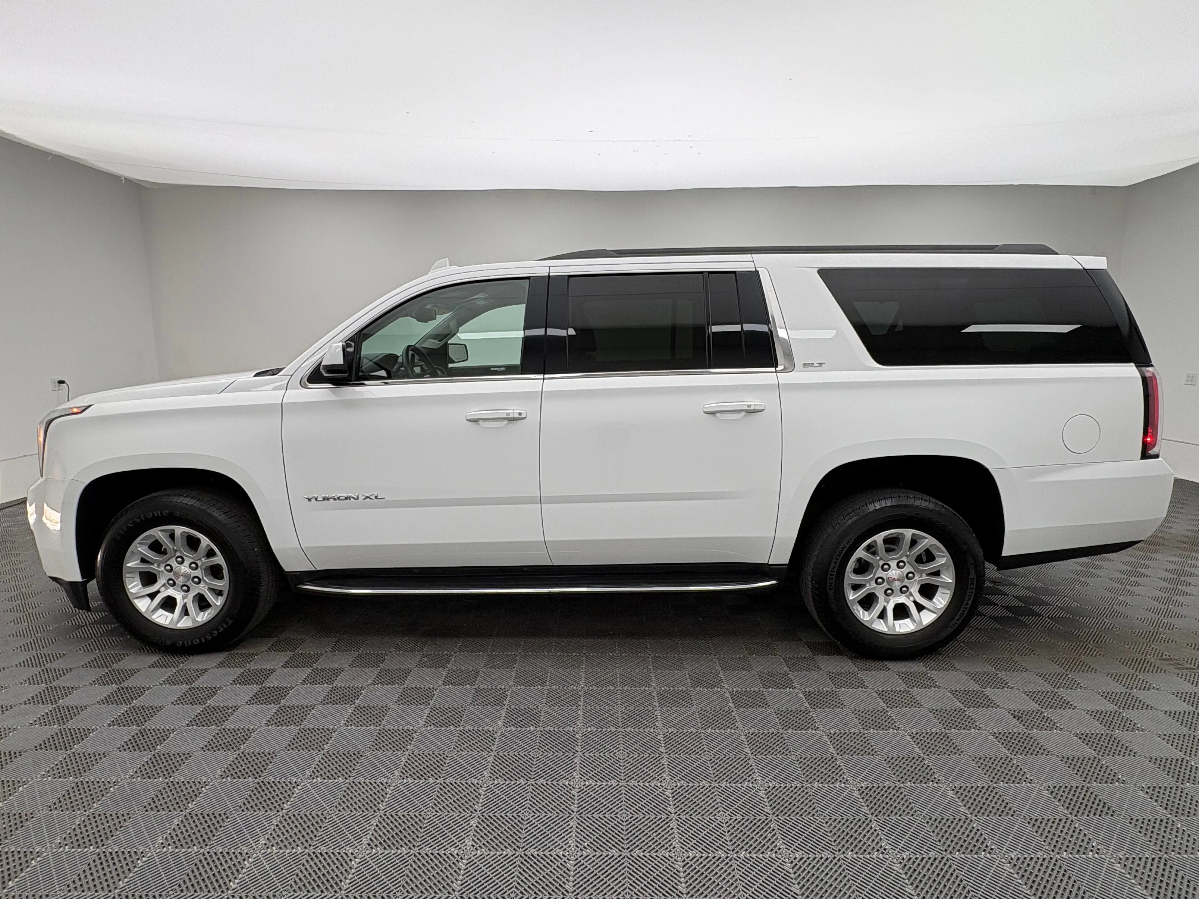 Used 2018 SUMMIT WHITE GMC SLT image 14