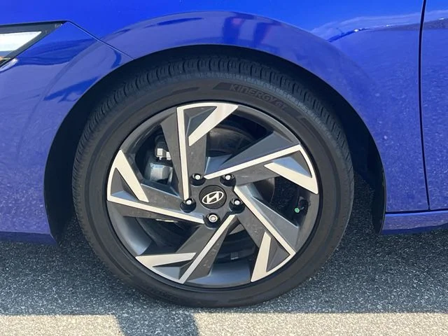 Used 2025 Blue Hyundai SEL Sport image 40