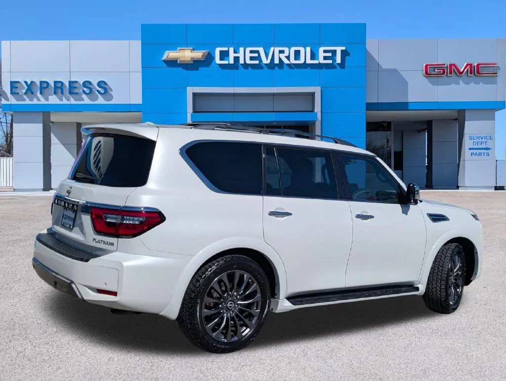 Used 2023 White Nissan Platinum image 3