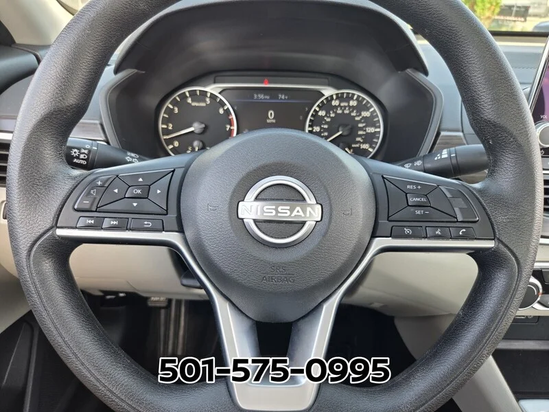 Used 2025 Super Black NISSAN SV FWD image 28