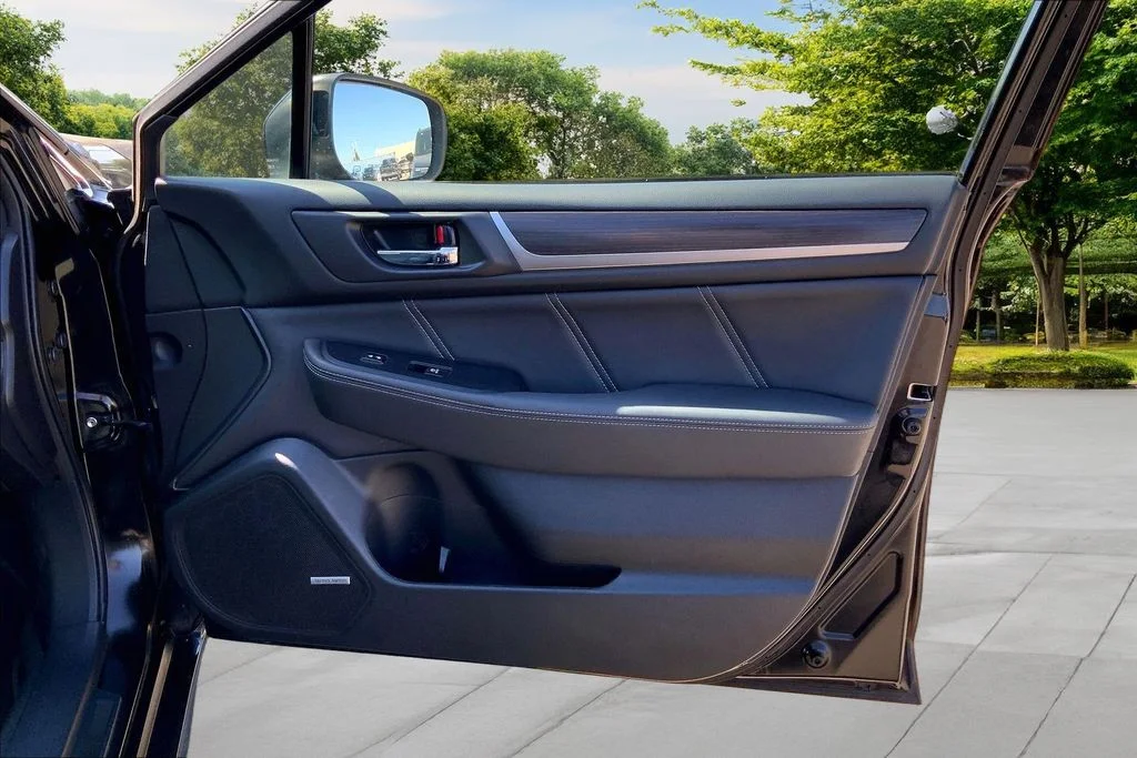 Used 2018 Black Subaru 2.5i image 28