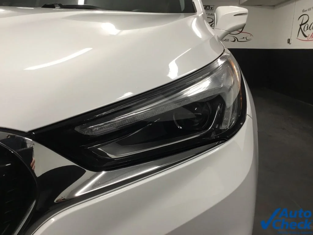 Used 2018 White Buick Essence image 17