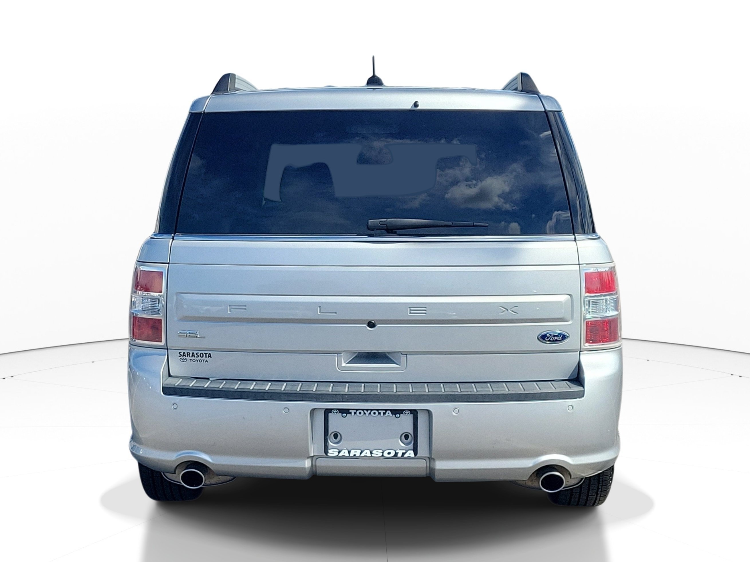 Used 2019 Ingot Silver Ford SEL image 4