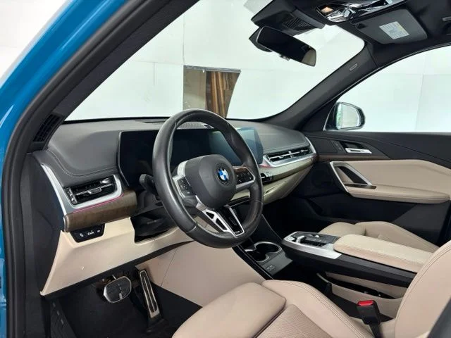 Used 2023 Blue Bay Lagoon Metallic BMW xDrive28i image 9