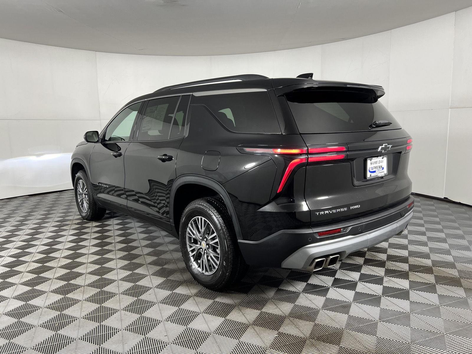 Used 2025 Mosaic Black Metallic Chevrolet AWD LT image 3