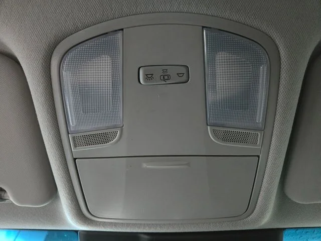 Used 2023 White Hyundai SEL image 26
