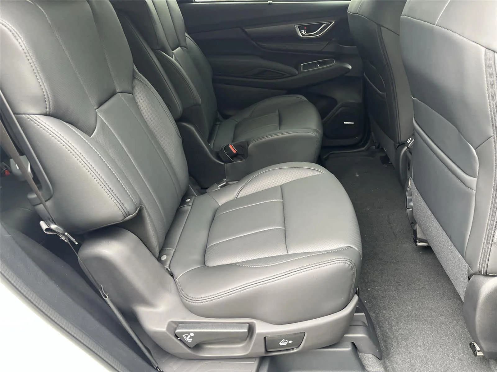 New 2026 CRYSTAL WHITE PEARL Subaru Touring 7-Passenger image 18