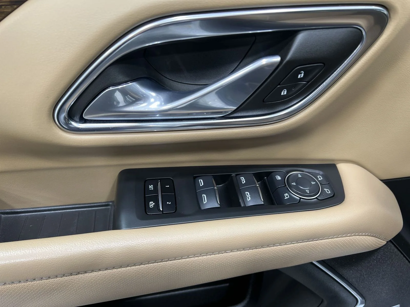 Used 2024 White Chevrolet Premier image 13