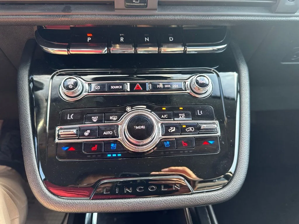 Used 2020 Silver Lincoln Standard image 21